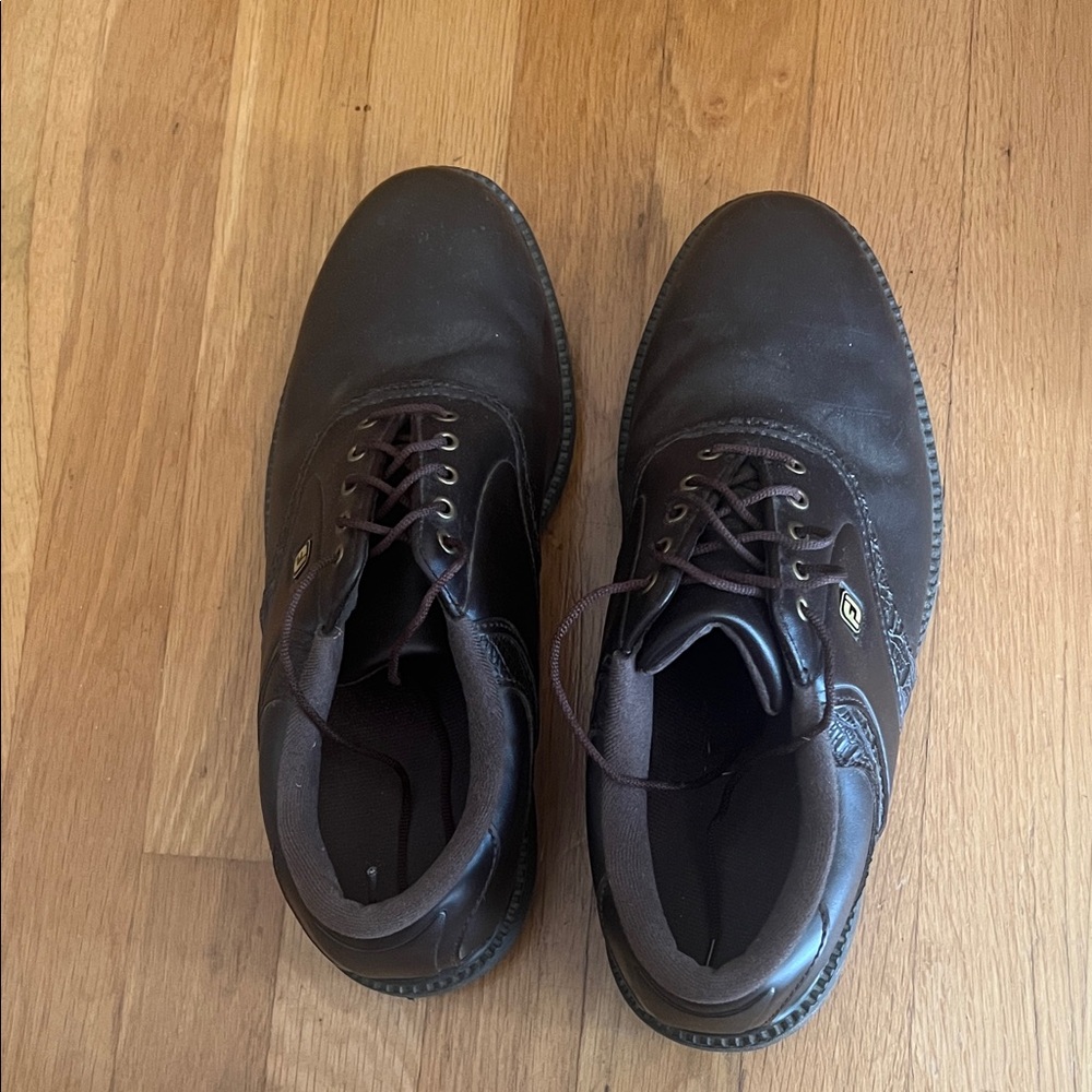 Classic Brown Leather Men's Golf Shoes - Foot Joy - 9 Wide